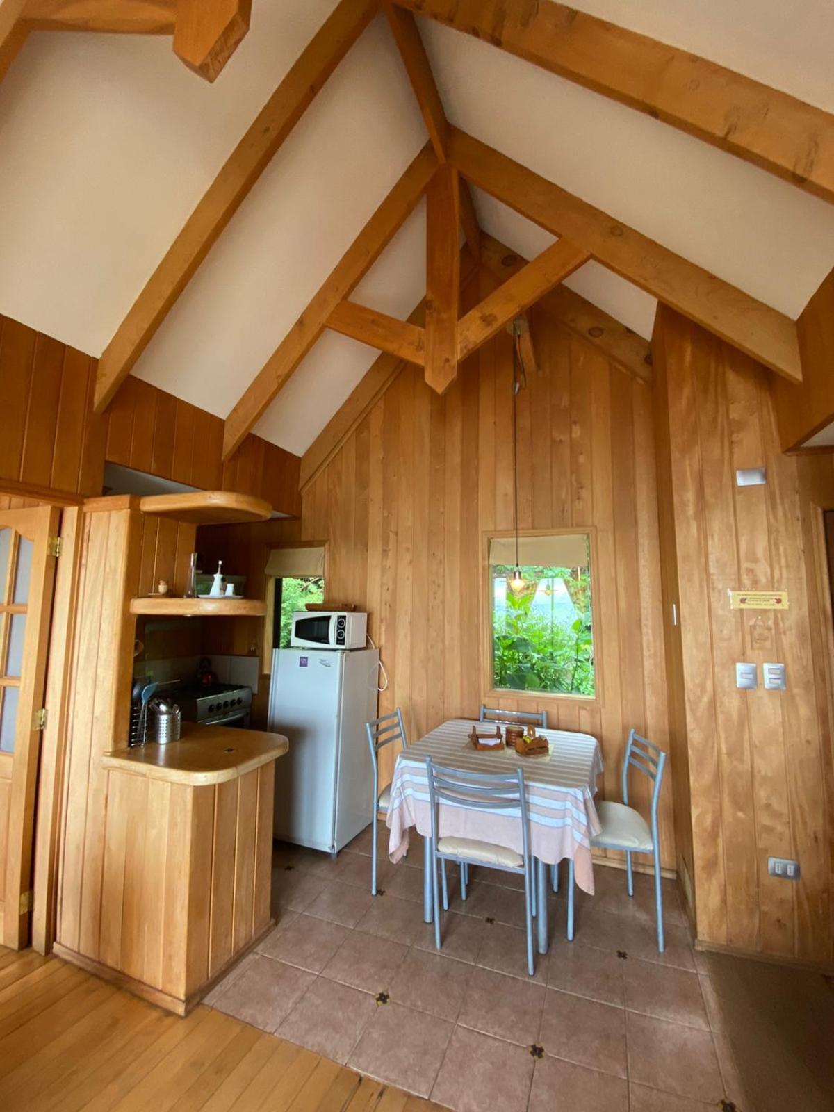 Cabanas Bahia Celeste, Пуерто Варас Екстериор снимка